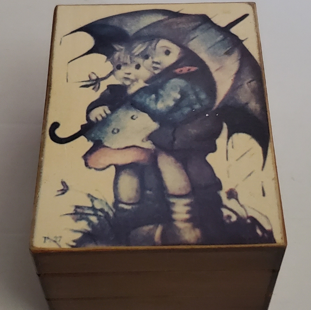 Vintage Hummel Music Box